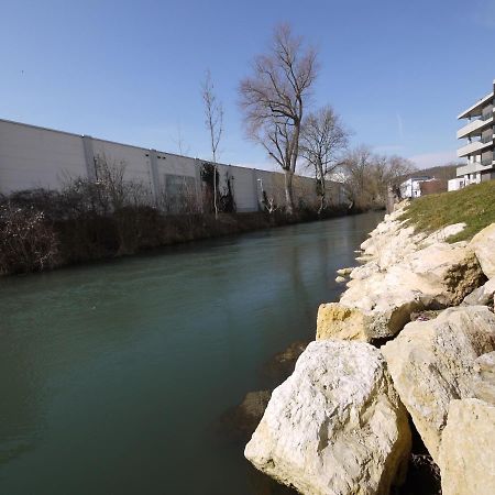 Blue River Side Blaustein Exteriér fotografie